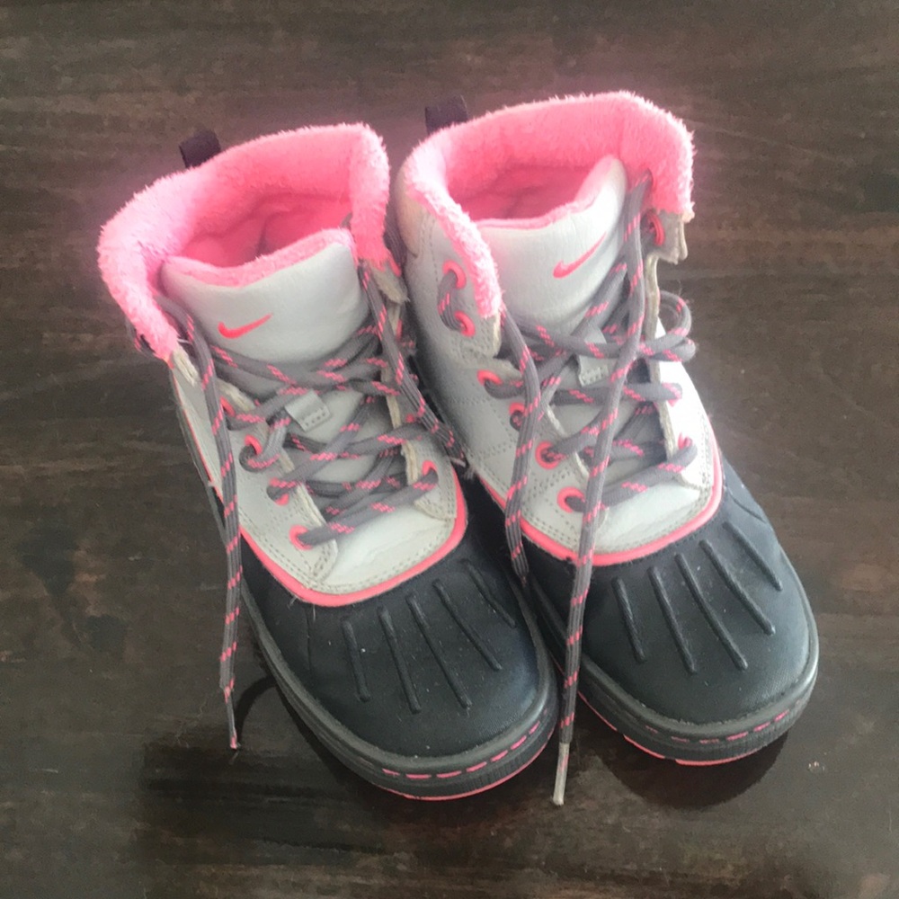 Nike boots